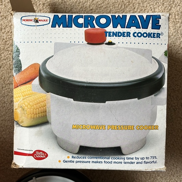 Nordic Ware Tender Cooker - Picture 4 of 7